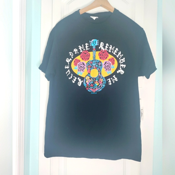 Coco Remember Me / Recuerdame Guitar Black T-Shirt Disney Pixar Size Medium - Picture 1 of 3